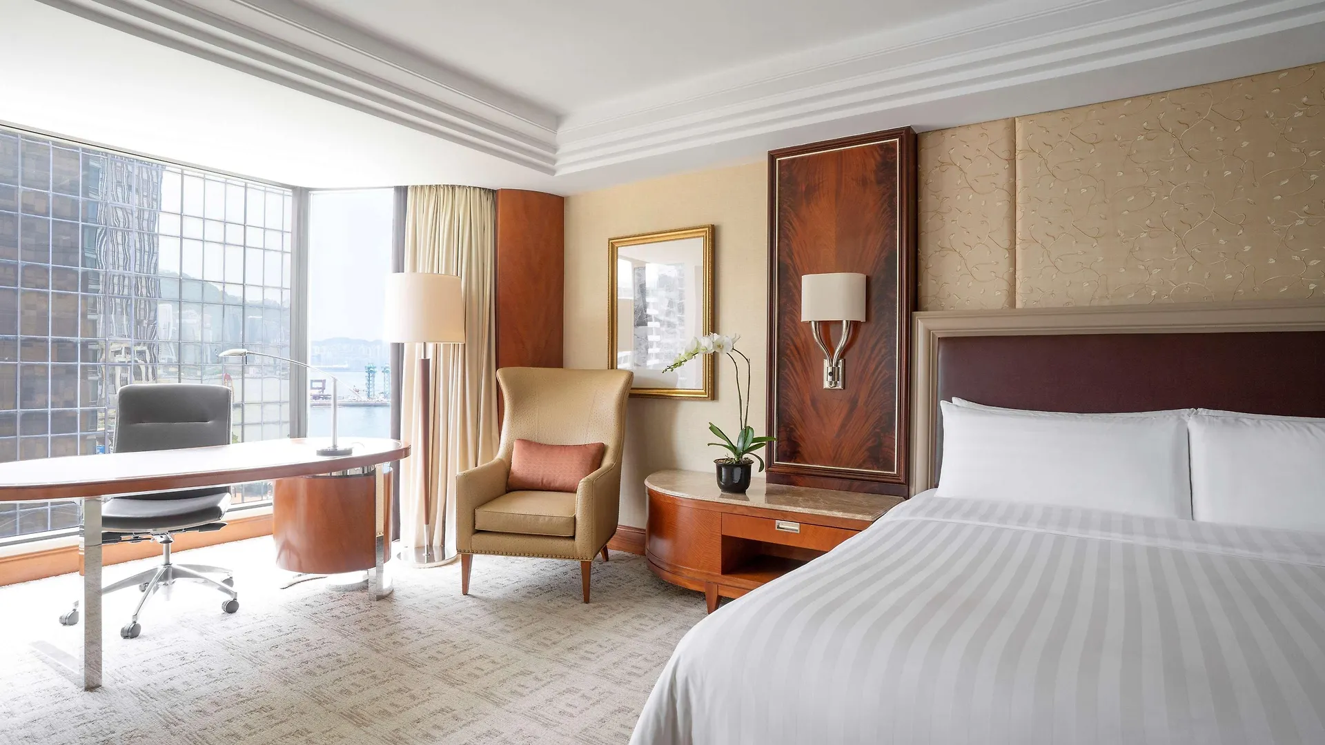 Kowloon Shangri-La, Hong Kong 5*,  Çin
