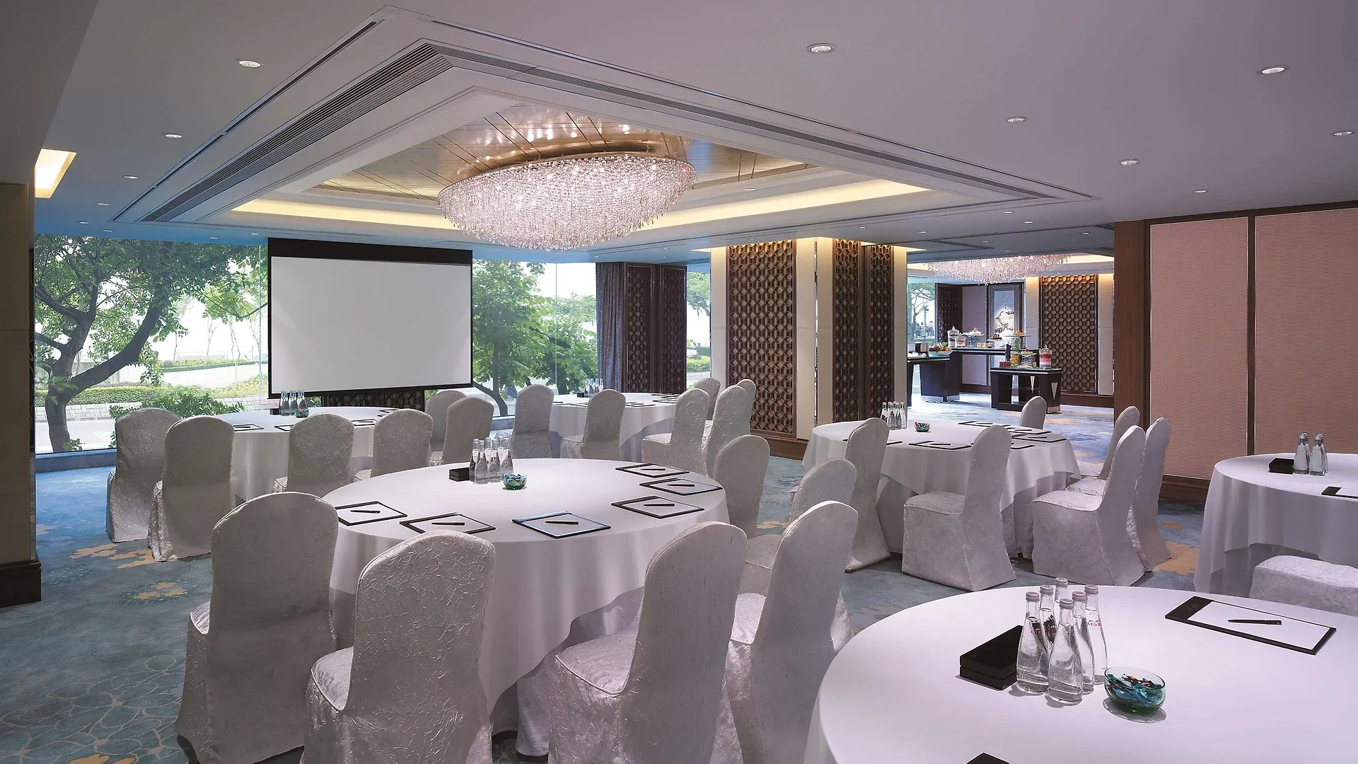 ***** Otel Kowloon Shangri-La, Hong Kong Çin