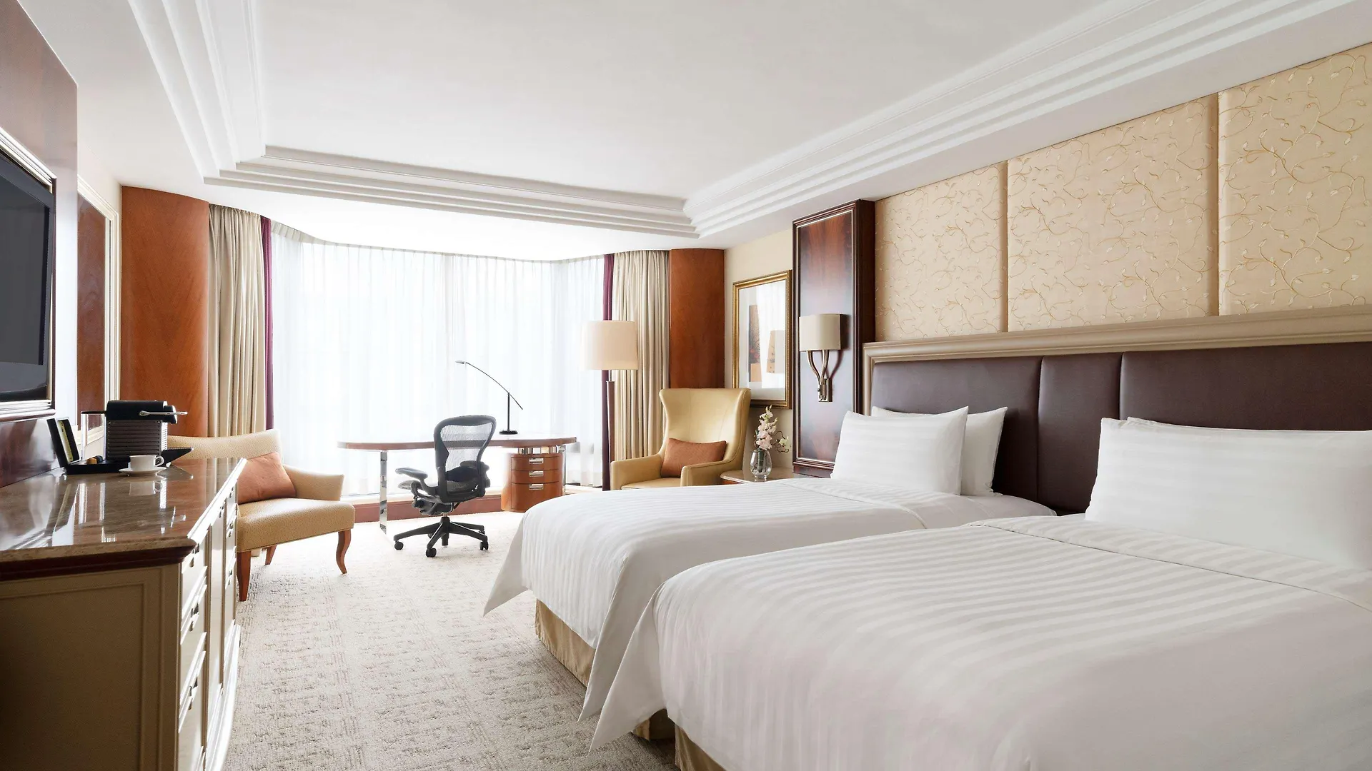 Kowloon Shangri-La, הונג קונג מלון