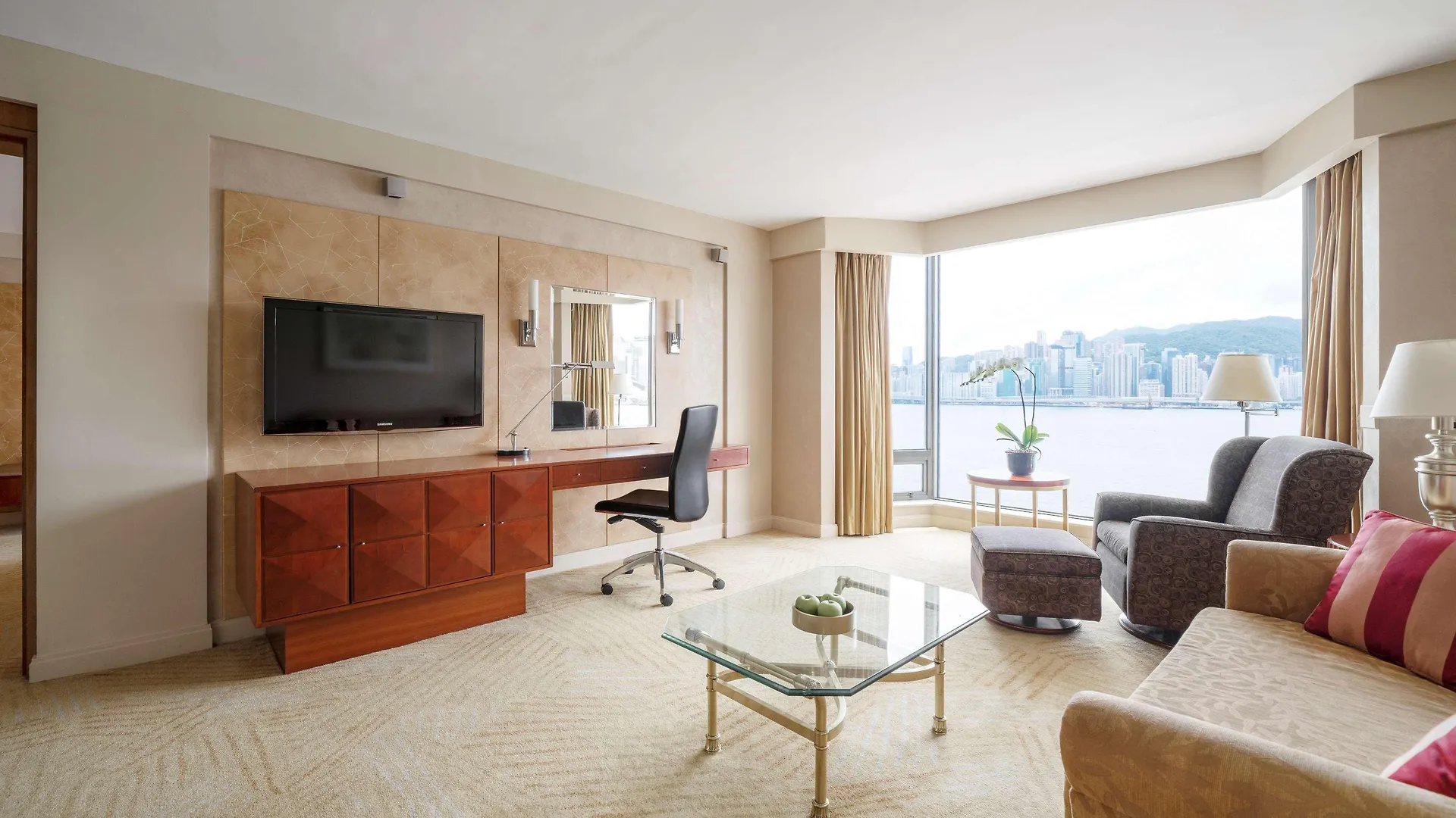 Kowloon Shangri-La, Hong Kong 5*,